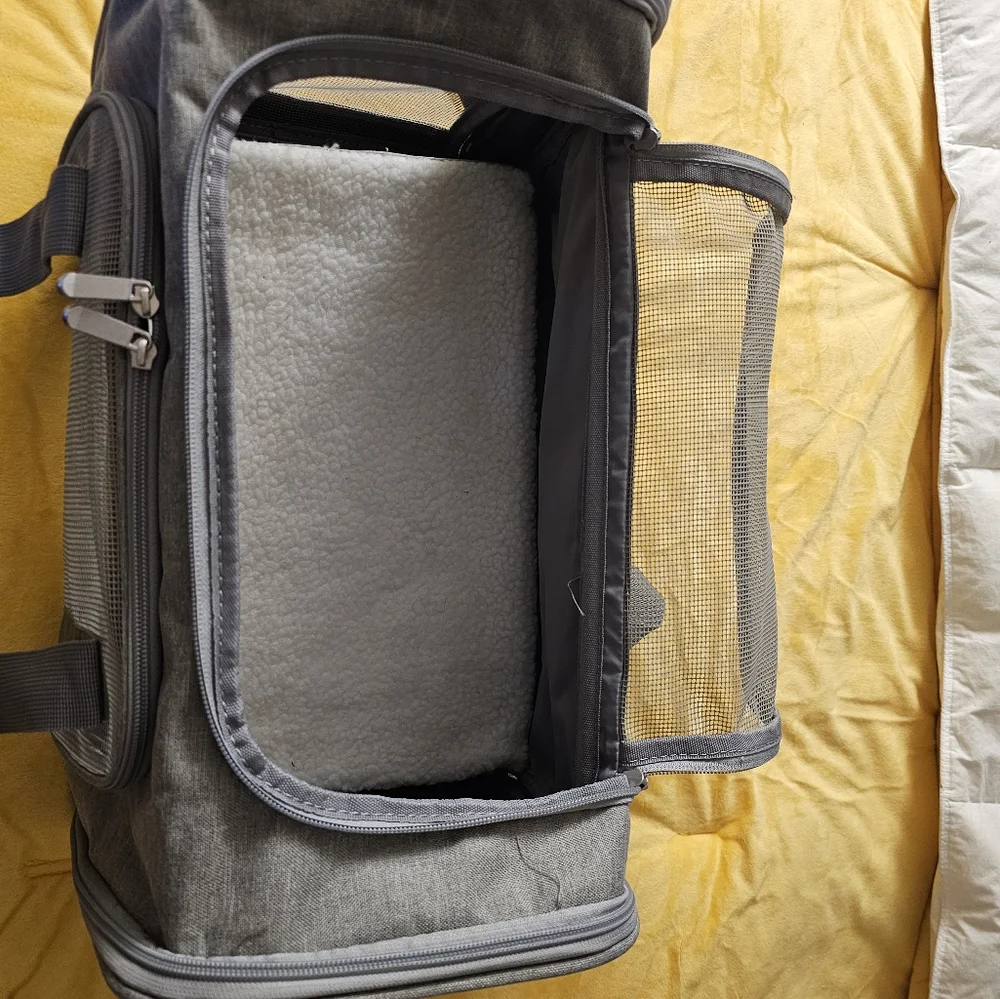 Pet Carrier/Calapsibal